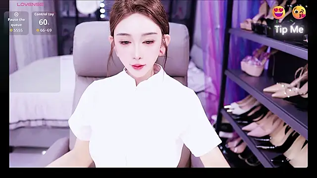 Liora- Live XXX Chat