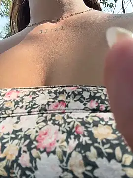 roxyrougee Show in webcam