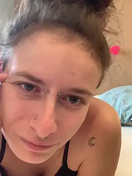 แชท XXX สดของ GoldenPussy1329