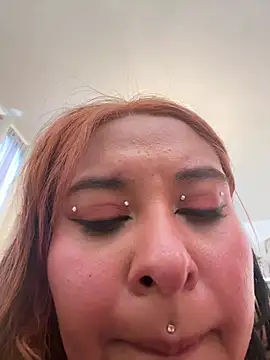 โชว์เว็บแคมของ Nailealipsglossy