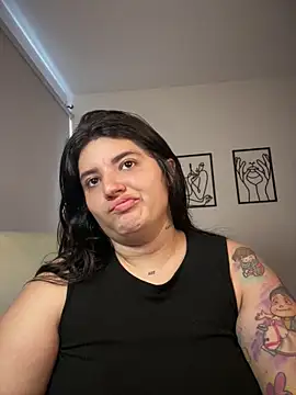 horny_roomiess live XXX chat