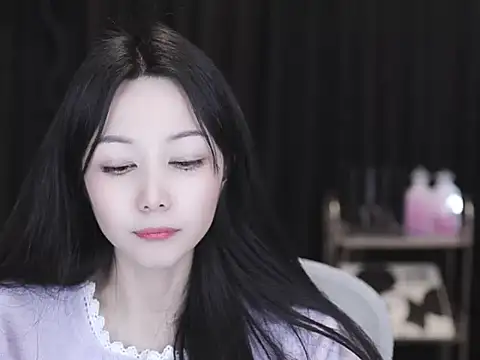 Nuyoah-77 Chat XXX live