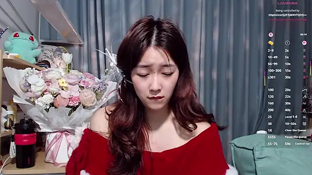 XueLi1902 élő XXX-chatje