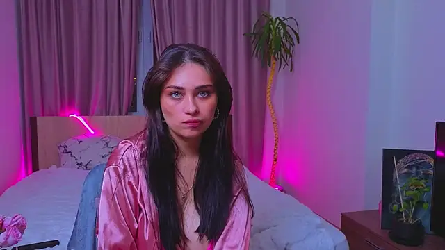 Sofia_Plump élő XXX-chatje