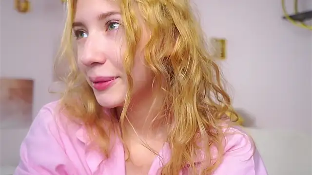 SunnivaCovilのライブXXXチャット