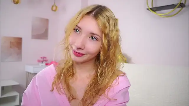 SunnivaCovil Chat XXX live