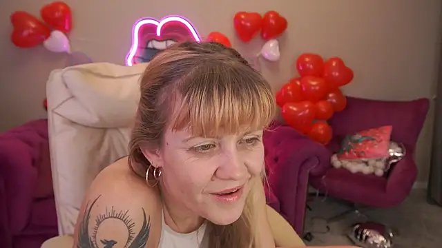 Pokazy przed kamerką – BellaLaPetit