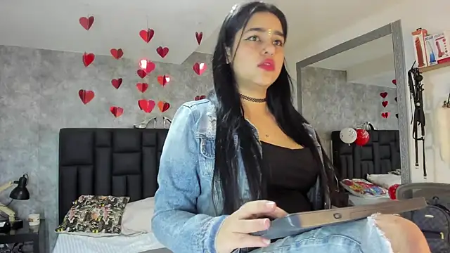 crystaldarliing Adlı Modelin Canlı XXX Sohbeti