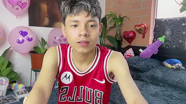 Andy_Belier23 Chat XXX in diretta