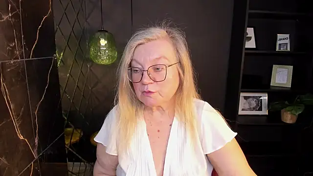 NataliMellow's Live XXX Chat