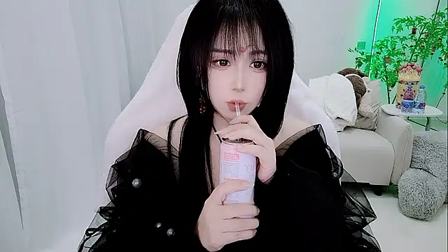 Evangelin-e Chat XXX live