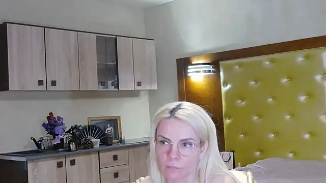 Онлайн чат XXX DomCaprisse