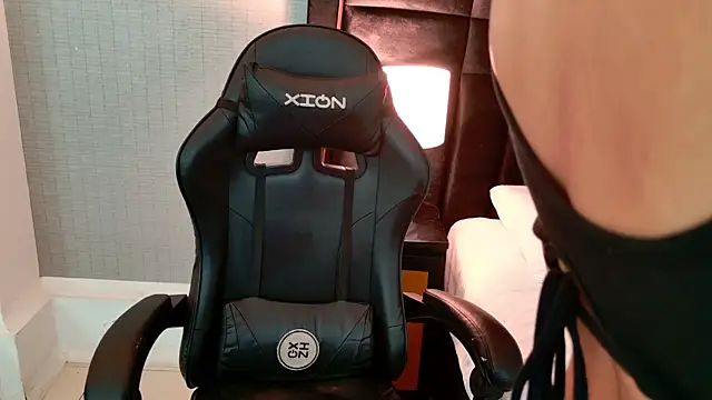 Chat XXX en directo de EllaEvanz