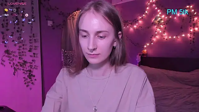 Crystal1nn Live XXX-chat