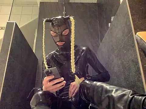 Онлайн чат XXX latexluisa