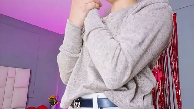 Sofia__Salazar Adlı Modelin Canlı XXX Sohbeti