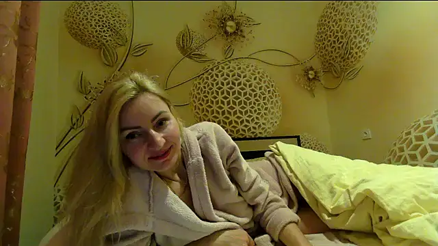 Show modela Yourrealgirl na web-kameri