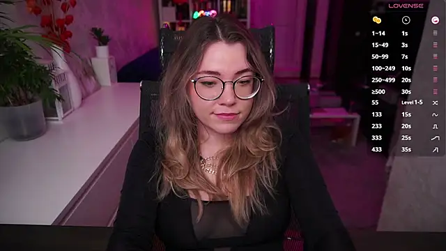 دردشة RemyCute الجنسية المباشرة