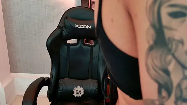 Chat +18 de EllaEvanz ao vivo