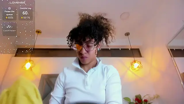 Hanna_Cornee_ Chat XXX in diretta