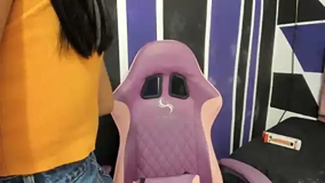 shy_luna18のライブXXXチャット