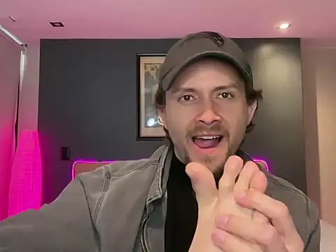 mcklister_kinky_feets' Webcam Show