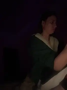 Flossy_Vettie Adlı Modelin Canlı XXX Sohbeti