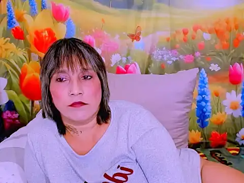 indianroxy Adlı Modelin Canlı XXX Sohbeti