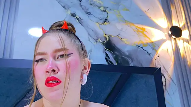 دردشة NathaxaLeans الجنسية المباشرة