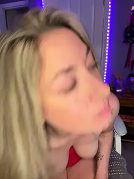 Živý XXX chat MiraKisss