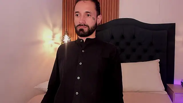 Hisoka_011 Live XXX Chat