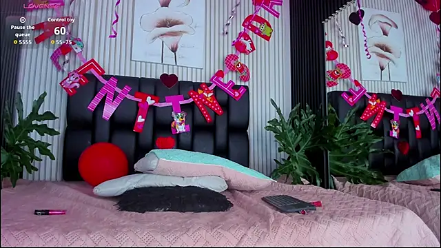 May-Clanfort Chat XXX in diretta