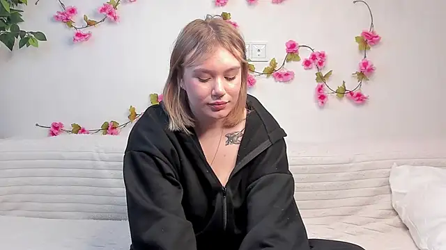 JonnaWalby Chat XXX in diretta