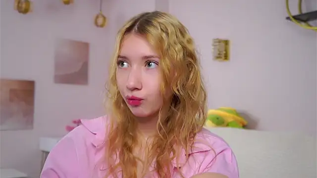 SunnivaCovilのウェブカメラショー