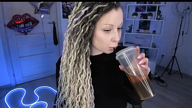 Chat XXX en directo de HoneySallyMoore