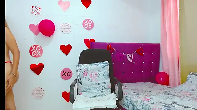 chantalsemenova1 Adlı Modelin Canlı XXX Sohbeti