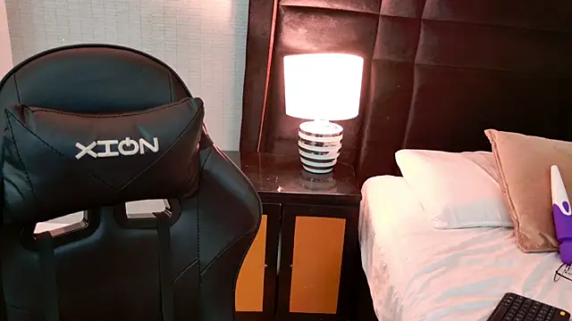 EllaEvanz: απευθείας συνομιλία ΧΧΧ