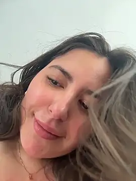 XXX chat uživo modela sukhakunis1