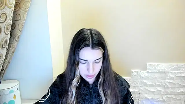 Summmmersky Adlı Modelin Canlı XXX Sohbeti