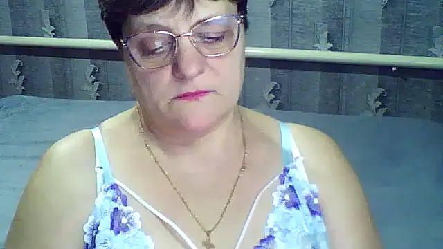 Chat +18 de ElzaJewel ao vivo