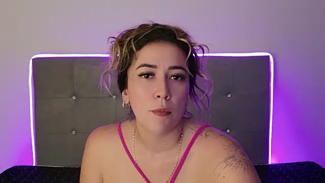 Chat +18 de Alexandraa_Gomez ao vivo