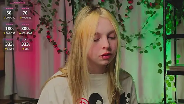 ElvenQueen élő XXX-chatje