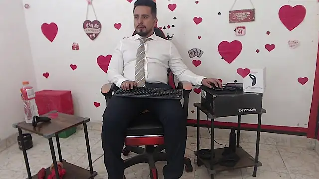 KalethBigDick Adlı Modelin Canlı XXX Sohbeti