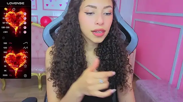 danatella_a Adlı Modelin Canlı XXX Sohbeti