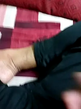 Horny-boyyy Adlı Modelin Canlı XXX Sohbeti