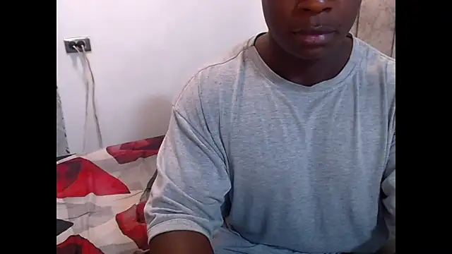 andrewburke06 Adlı Modelin Canlı XXX Sohbeti