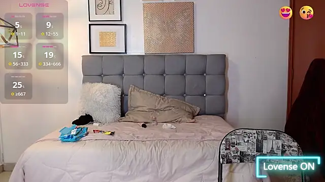 _naomi_s Adlı Modelin Canlı XXX Sohbeti