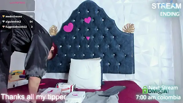 Chatroom XXX en direct de Caroline_daring