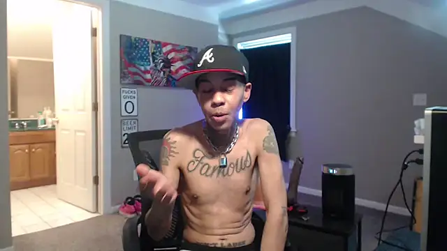 Michigan9000 Adlı Modelin Canlı XXX Sohbeti