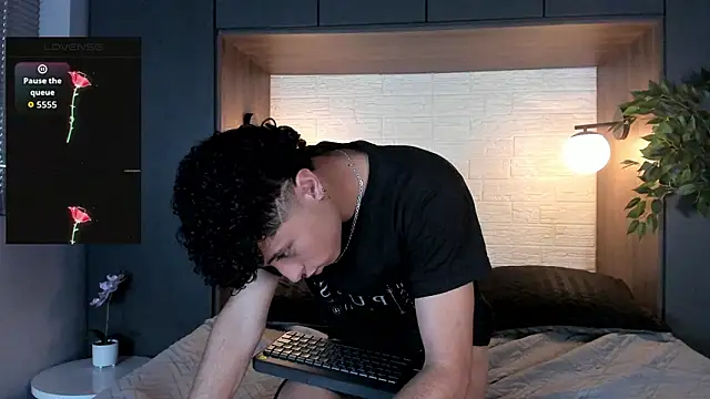 Noah_dupont_ Adlı Modelin Canlı XXX Sohbeti